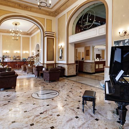 Ibb Hotel Grand Hotel Lublin Bagian luar foto